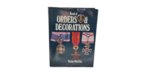 The book of orders and decorations - boek
